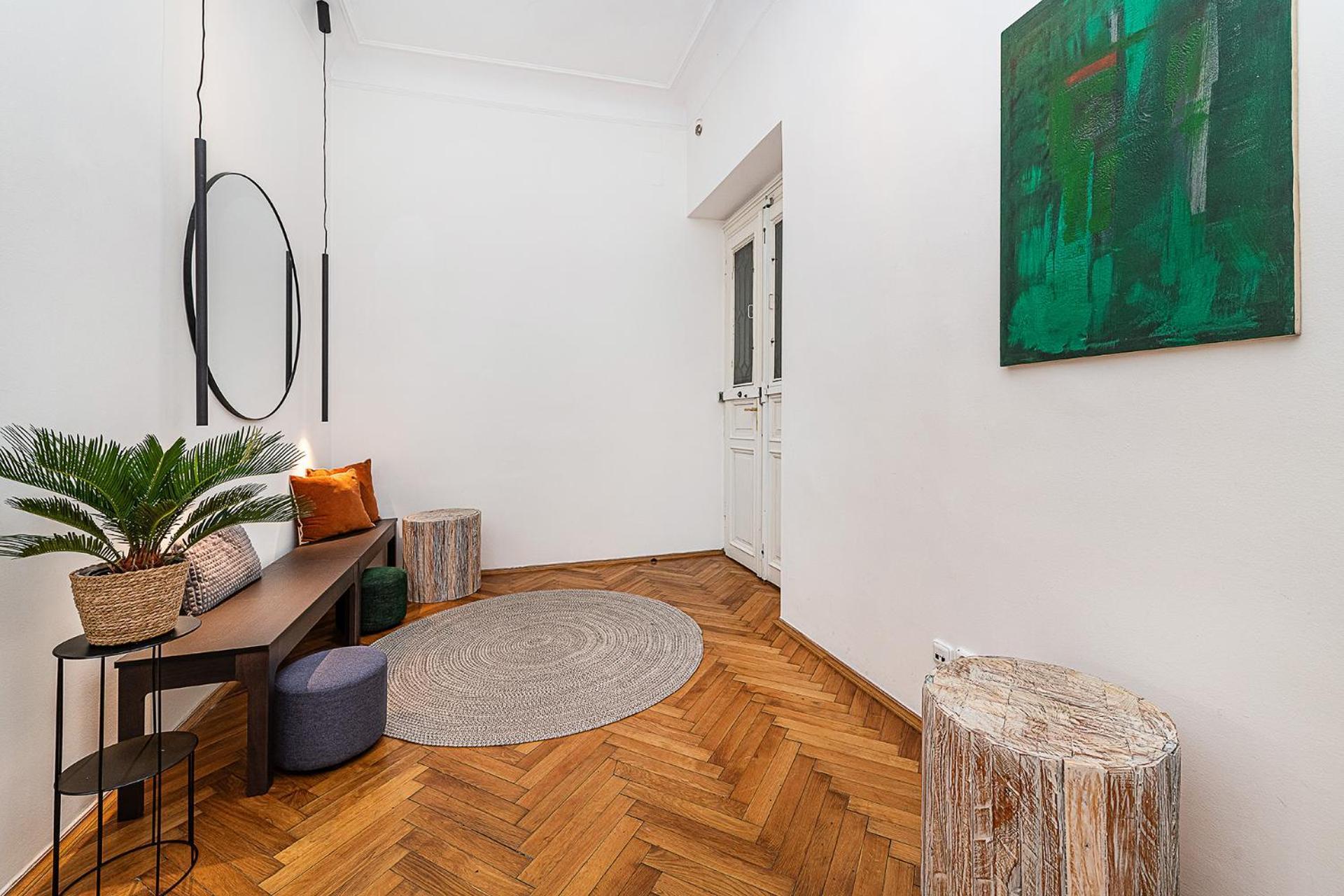 Spacious Two-bedroom In Old Town Daire Prag