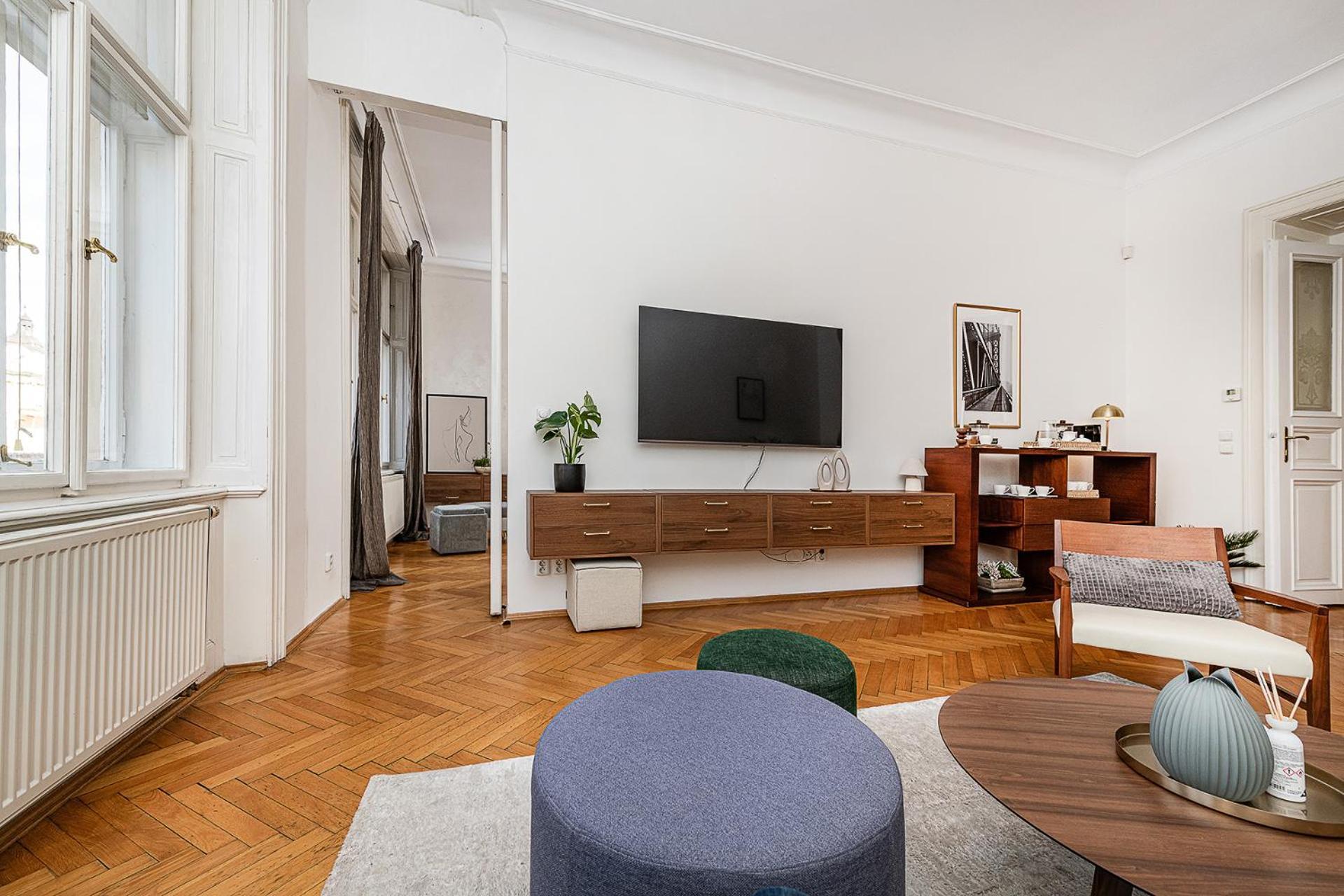 Spacious Two-bedroom In Old Town Daire