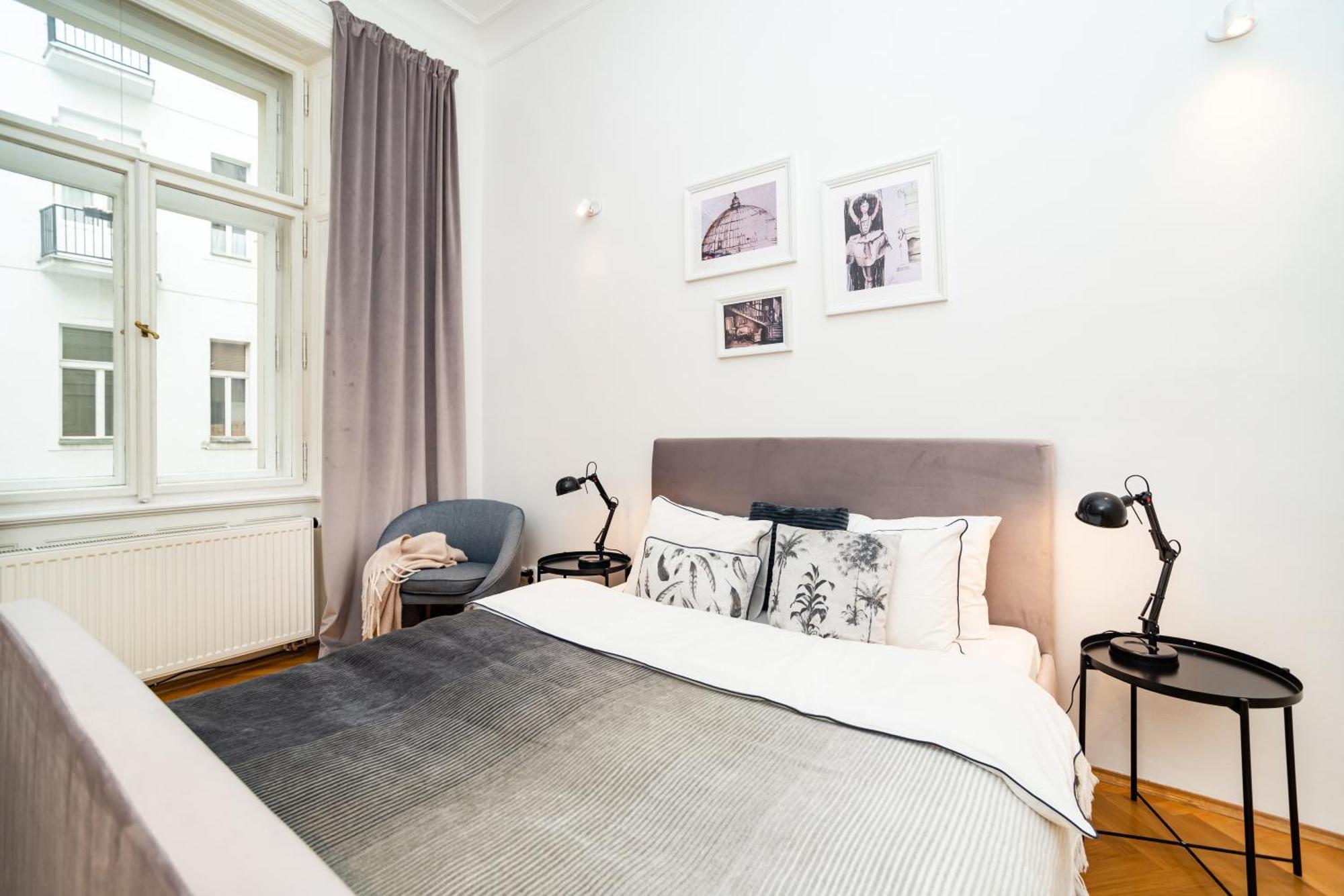 Spacious Two-bedroom In Old Town Daire