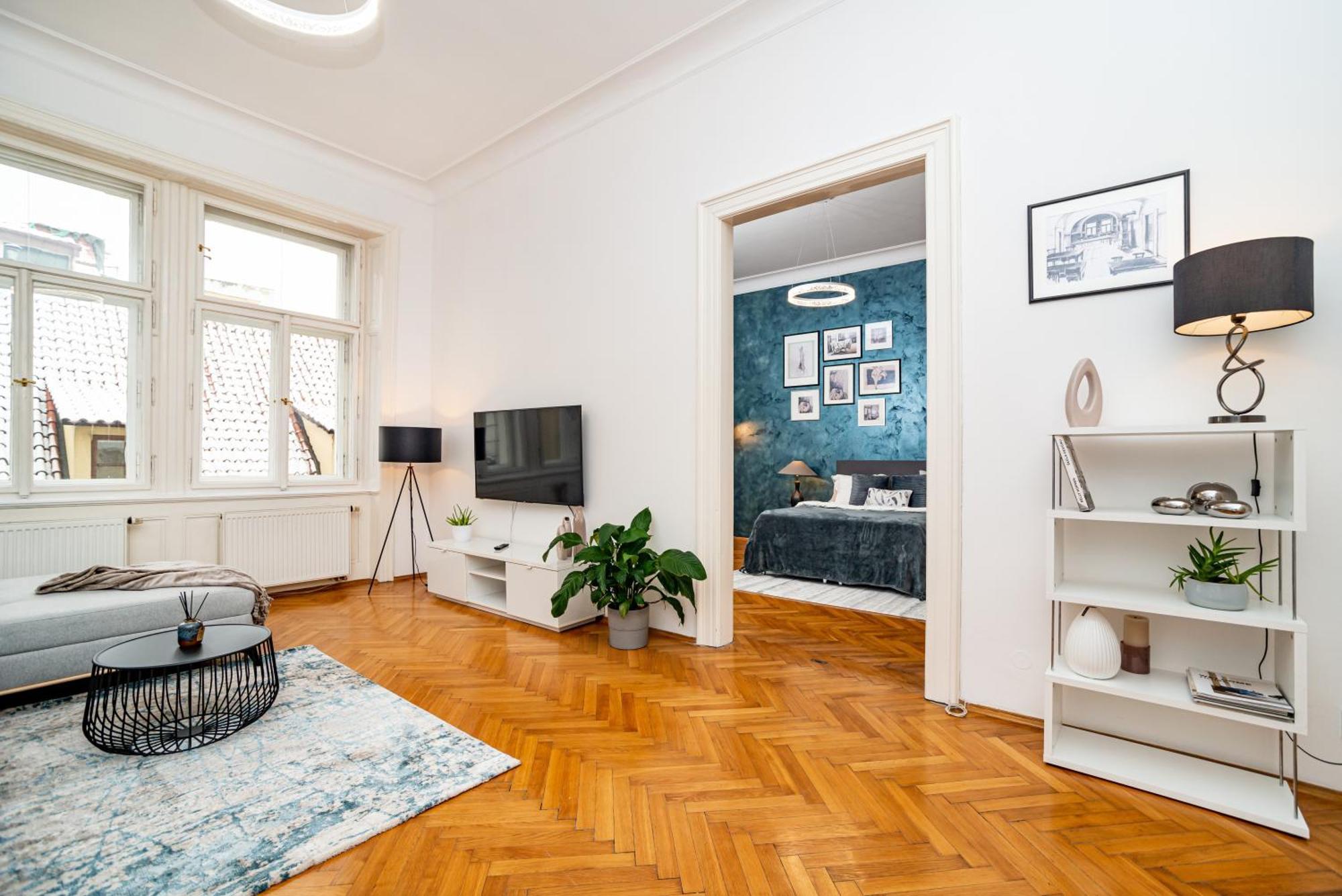 Daire Spacious Two-bedroom In Old Town