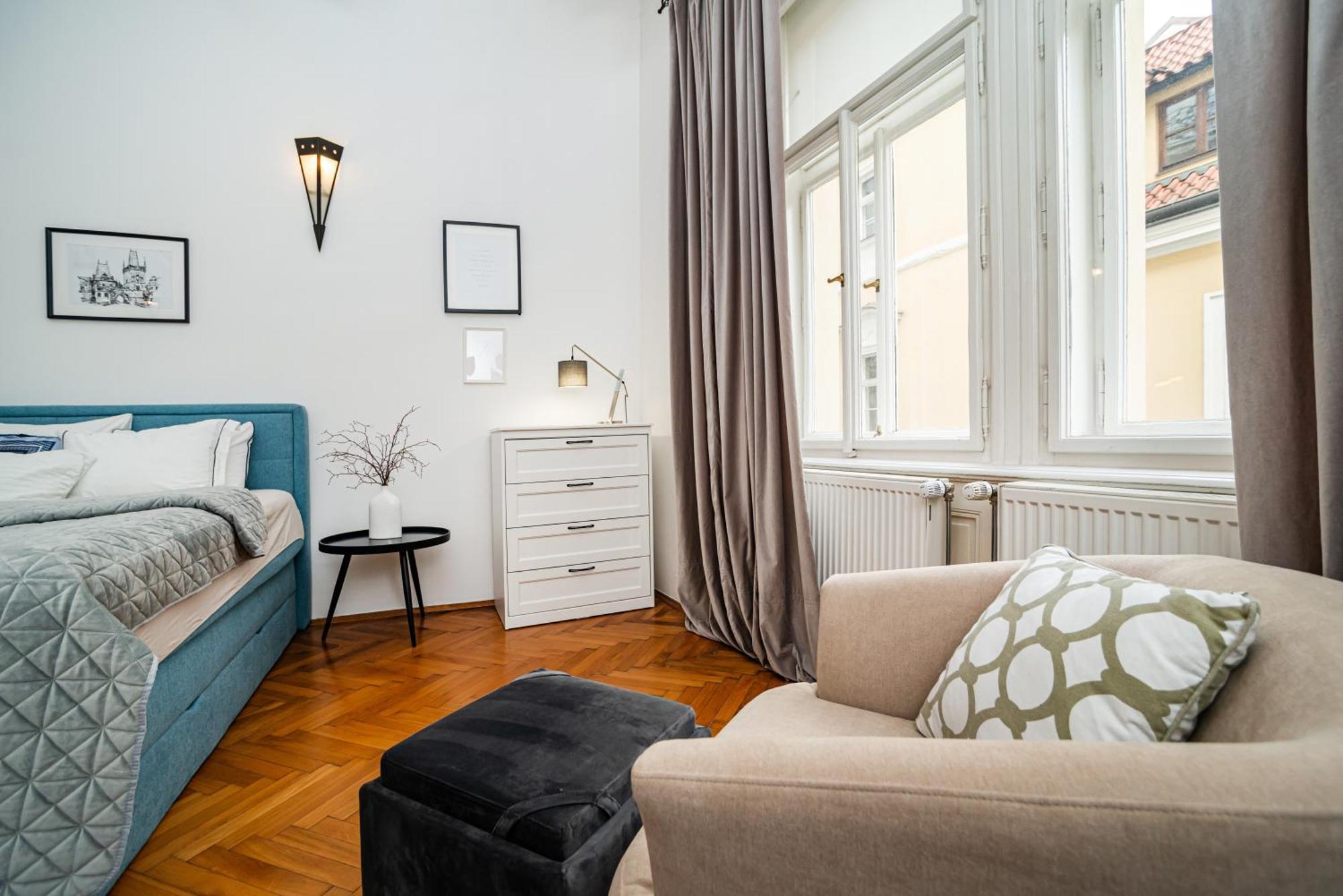Daire Spacious Two-bedroom In Old Town Prag