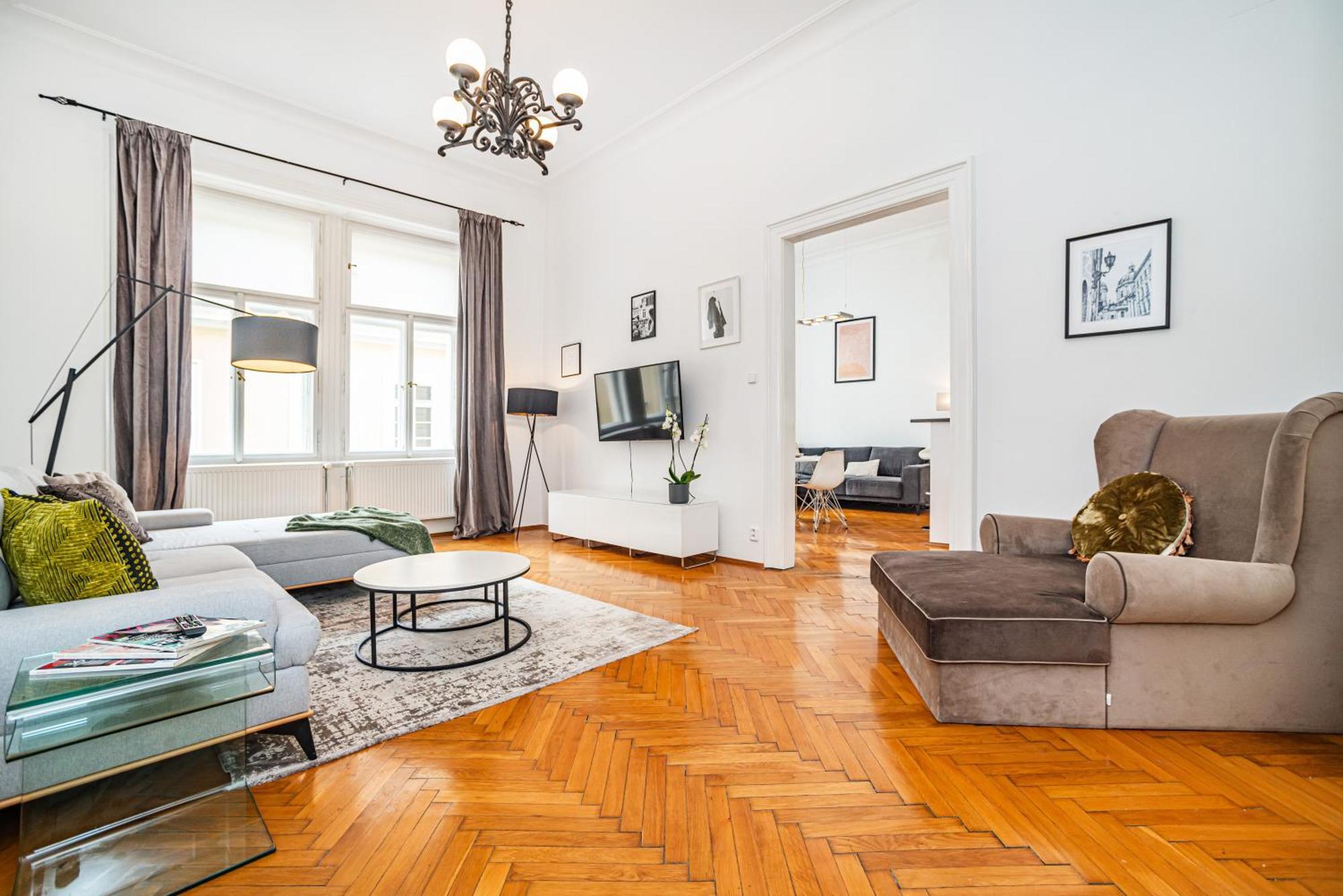 Spacious Two-bedroom In Old Town Daire Prag