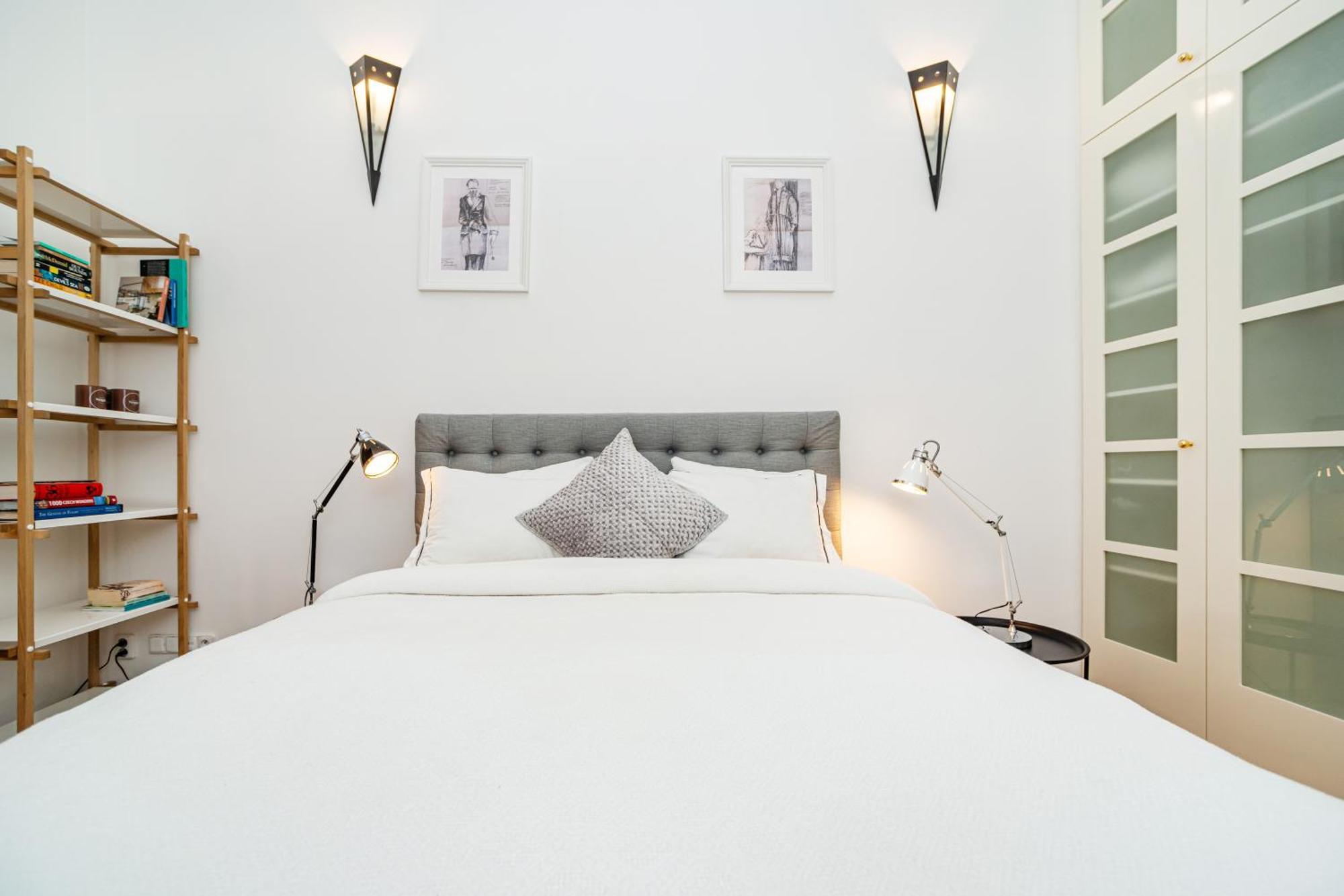 Daire Spacious Two-bedroom In Old Town *